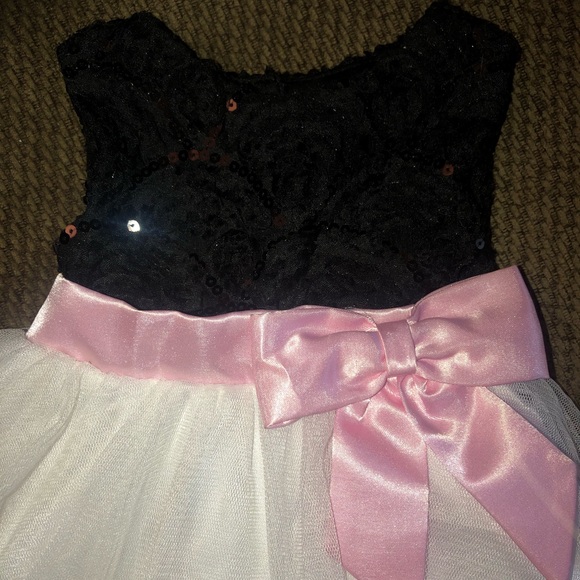 Dress - Picture 2 of 5